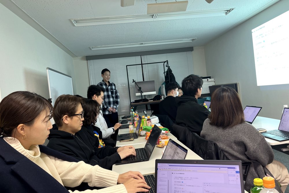 社員が講師役を務める社内勉強会の様子